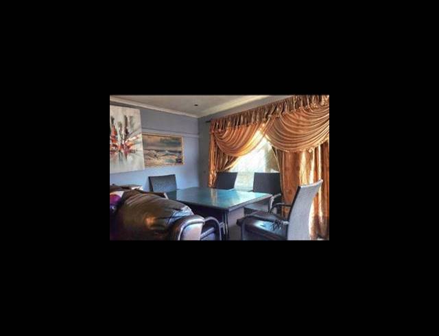 3 BEDROOM HOUSE FOR SALE IN JOE SLOVO PARK